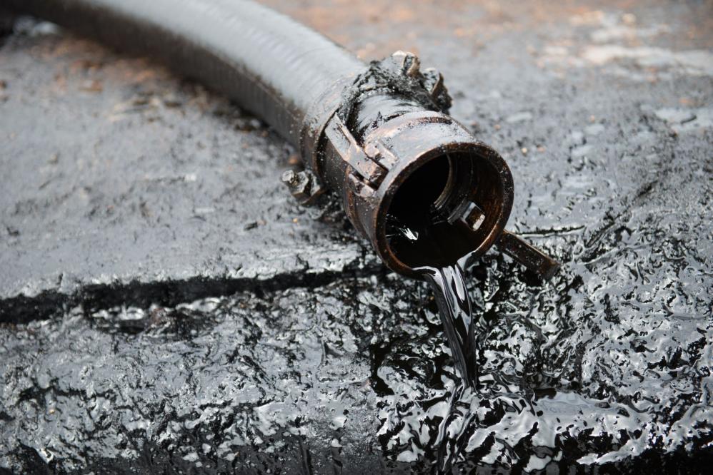 Can “golden cross” save Brent bulls?